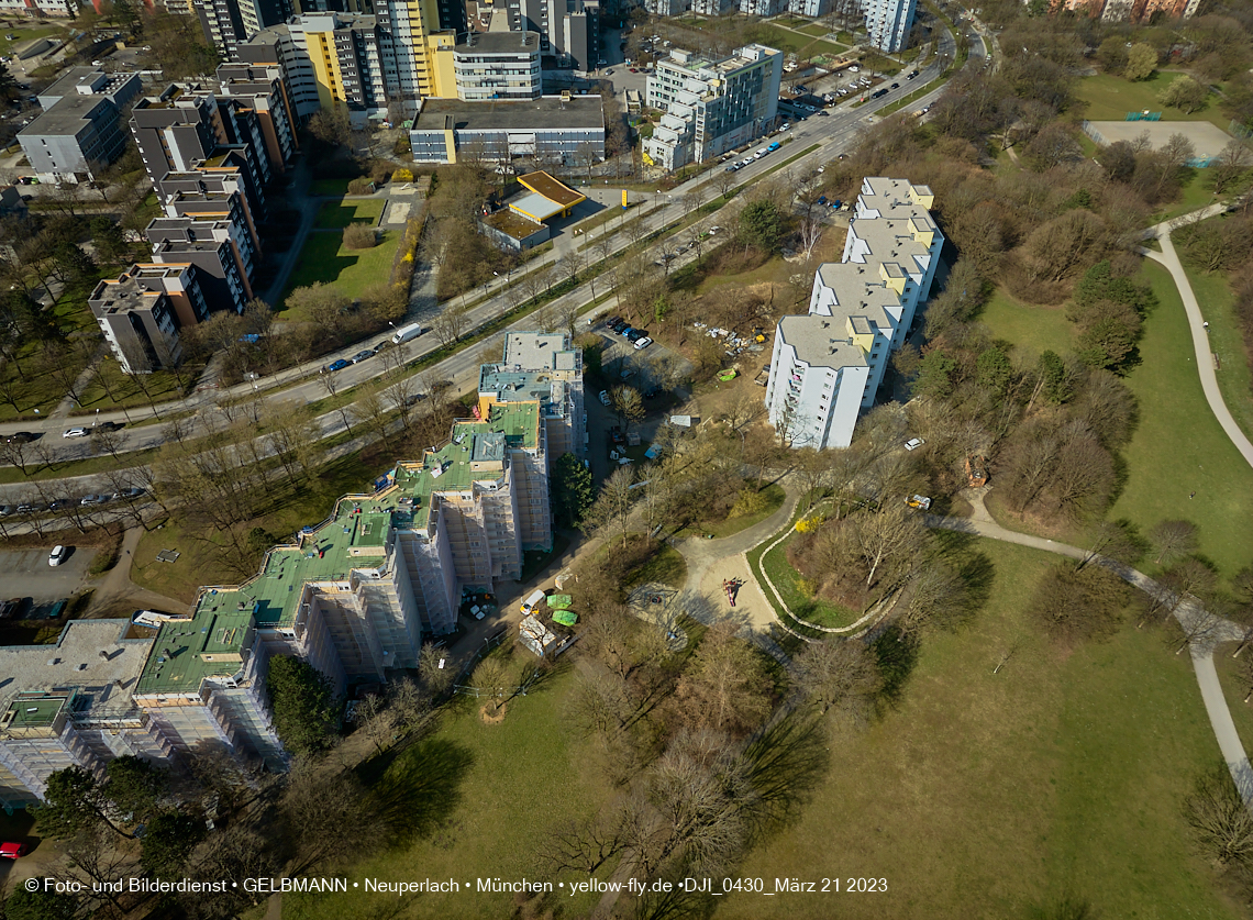 21.03.2023 - Luftbilder von der Baustelle Karl-Marx-Ring 53-57 in Neuperlach